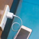 چرا برخی شارژرهای موبایل ارزان و برخی دیگر گران هستند؟