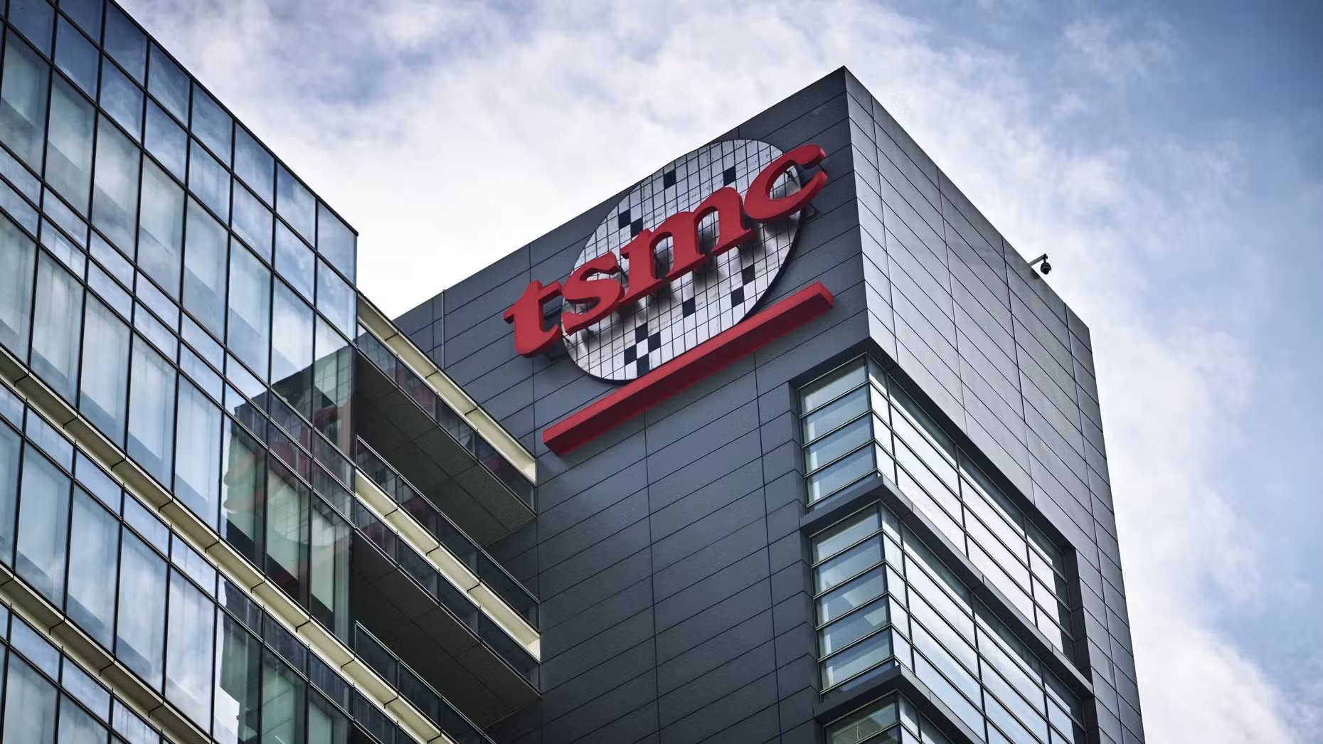 tsmc july sales surge ai chip demand 1